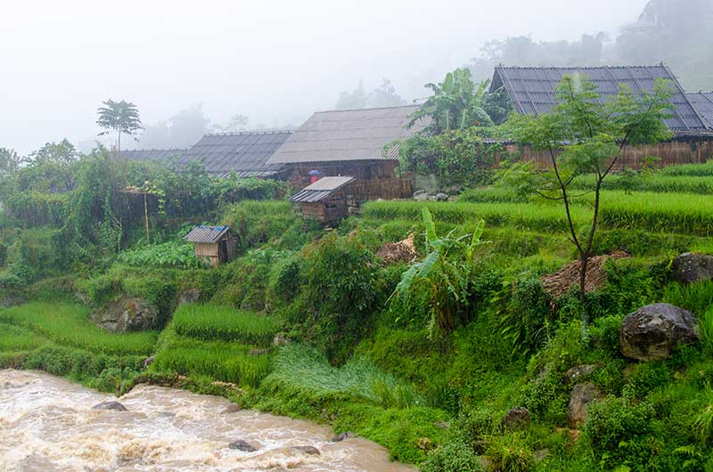 220 - Vietnam - Sapa - paisaje rio revuelto